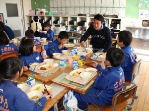 『食と農の交流会　会食風景』の画像