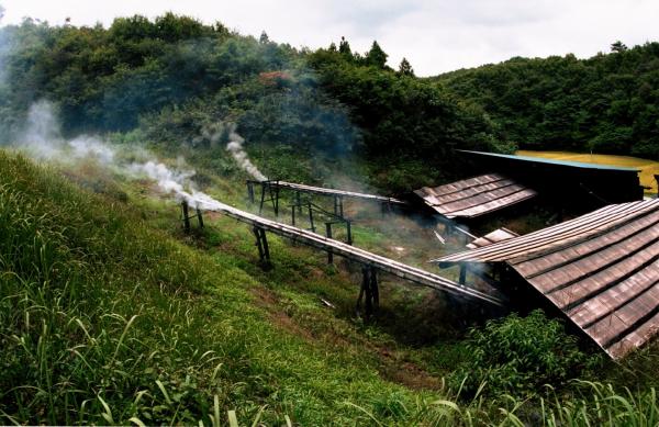 『炭焼き作業』の画像