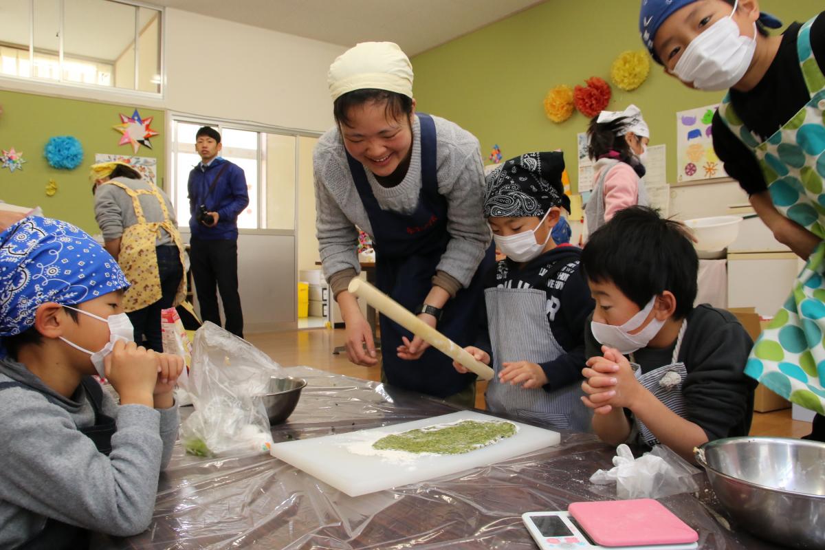 児童クラブ×緑の協力隊 野菜を使ったお菓子作りに挑戦
